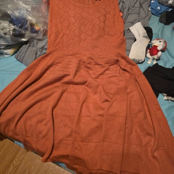 Torrid Terracotta Textured Midi Dress - Picture 2 of 3